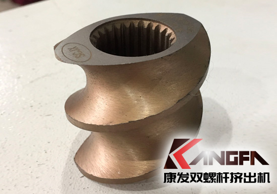 康發(fā)雙螺桿擠出機(jī)新一代螺紋套現(xiàn)已批量生產(chǎn)，請(qǐng)認(rèn)準(zhǔn)scjx激光防偽商標(biāo)。