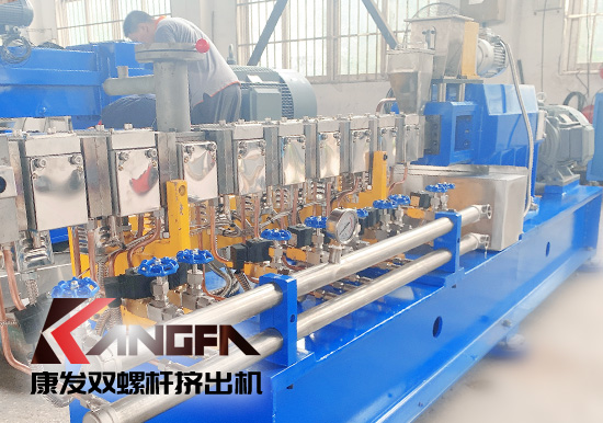 雙螺桿擠出機再生塑料行業工廠發展變革之路:配合環保政策,走向規范有序,綠色可持續發展的軌道