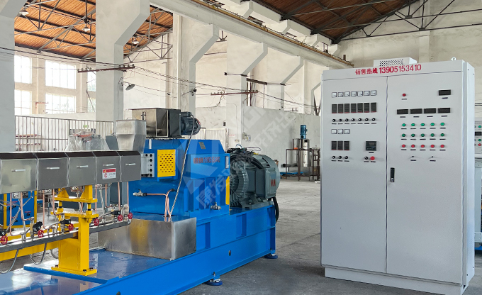 雙螺桿源頭生產(chǎn)廠家  多年專注雙螺桿擠出機(jī)、水下切粒系統(tǒng)、連續(xù)密煉擠出機(jī)生產(chǎn)制作