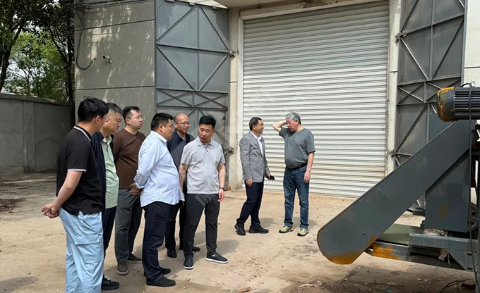 中石化相關(guān)公司、康發(fā)雙螺桿擠出機與新疆鵬安能源科技有限責任就關(guān)于廢塑料分選技術(shù)合作洽談